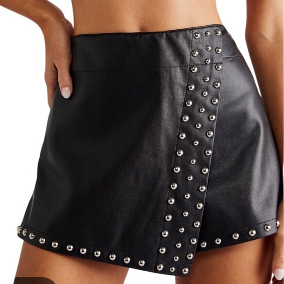 Free People Pants - Free People Studded Faux Leather Skort Black Vegan Mini Skirt Shorts Size 10